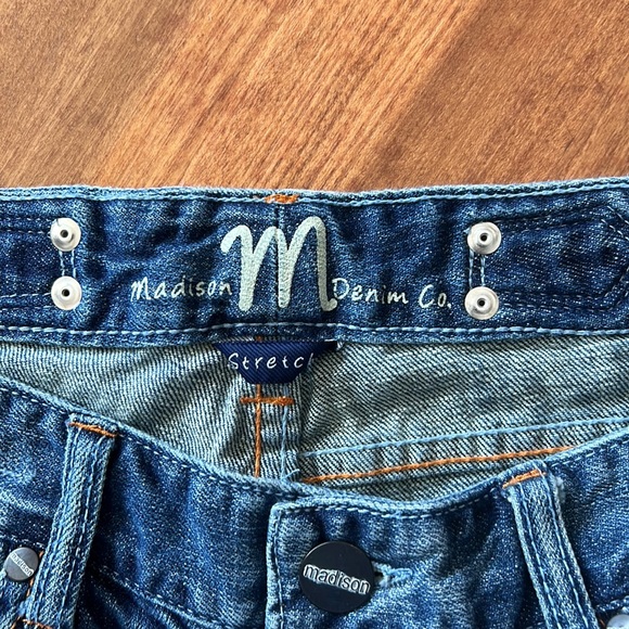 Madison Denim Co Jean Shorts 7/8 - Picture 5 of 7